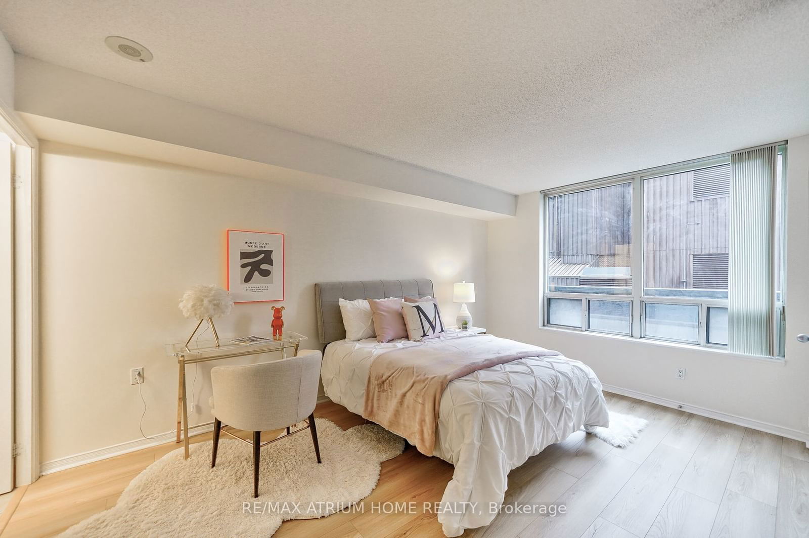 35 Finch Ave E, unit 202 for sale