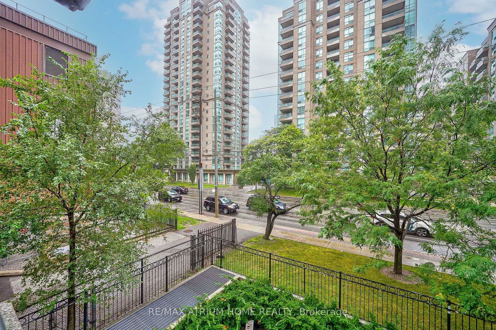 35 Finch Ave E, unit 202 for sale