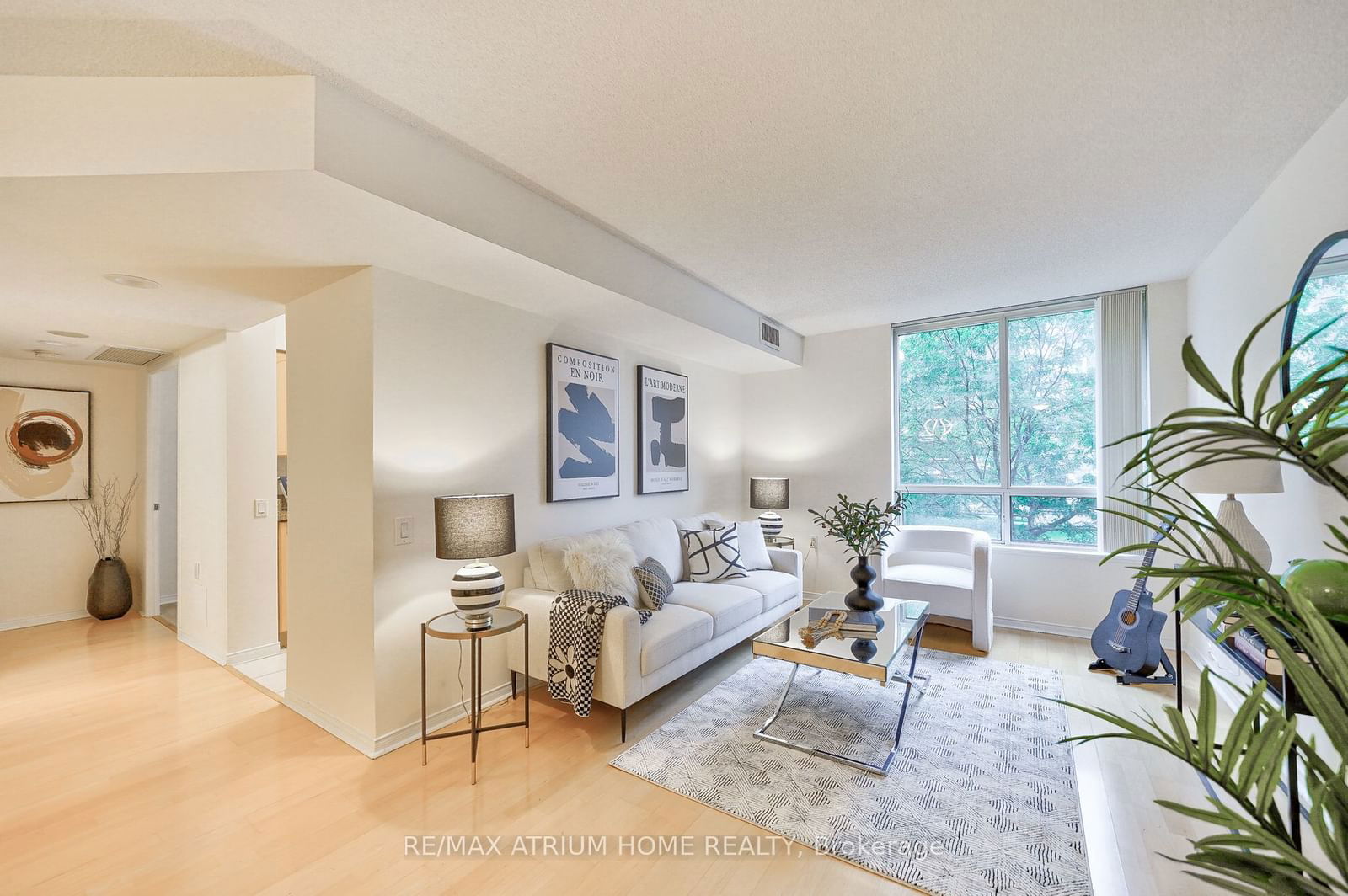 35 Finch Ave E, unit 202 for sale