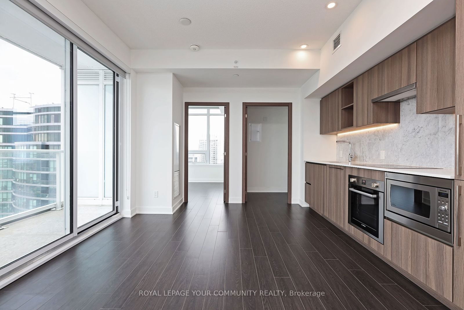 19 Bathurst St, unit 3512 for rent