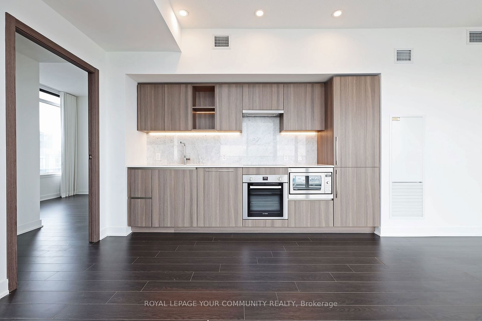 19 Bathurst St, unit 3512 for rent