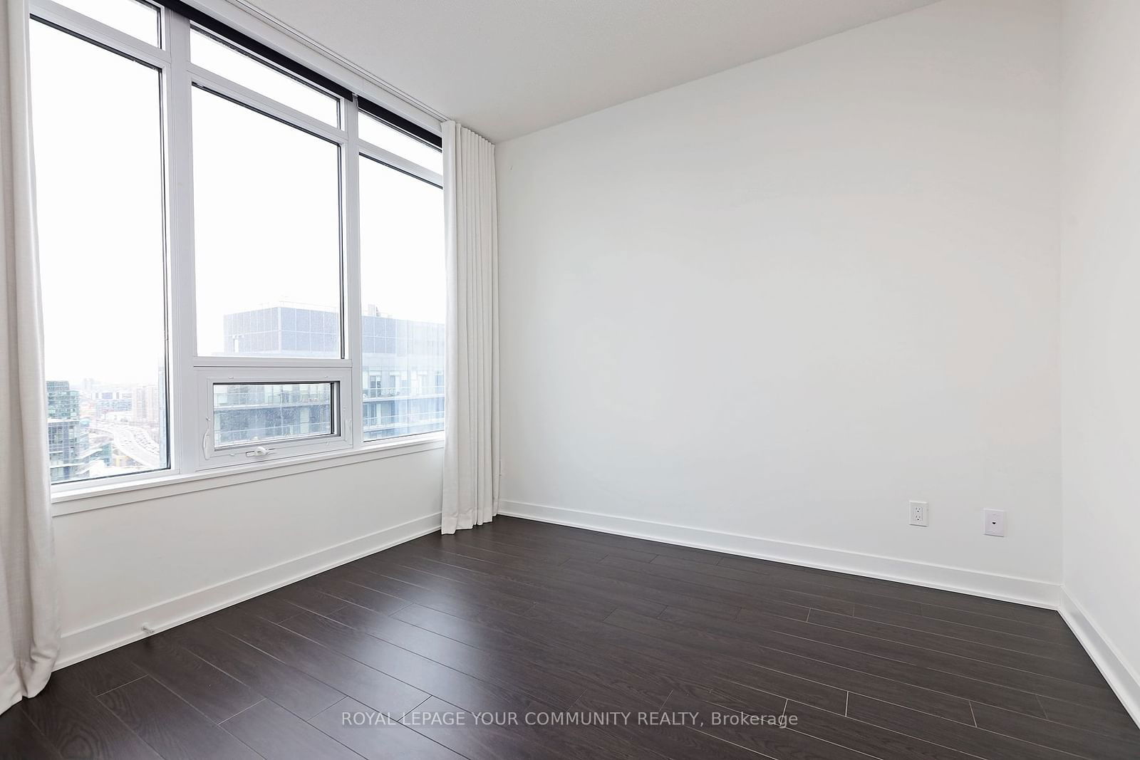 19 Bathurst St, unit 3512 for rent