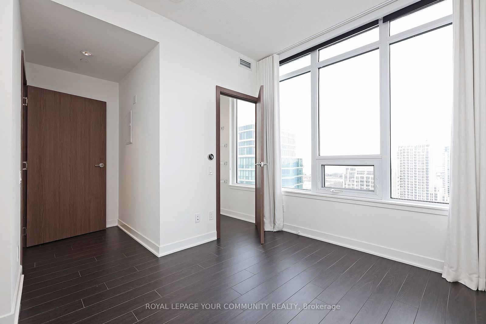 19 Bathurst St, unit 3512 for rent