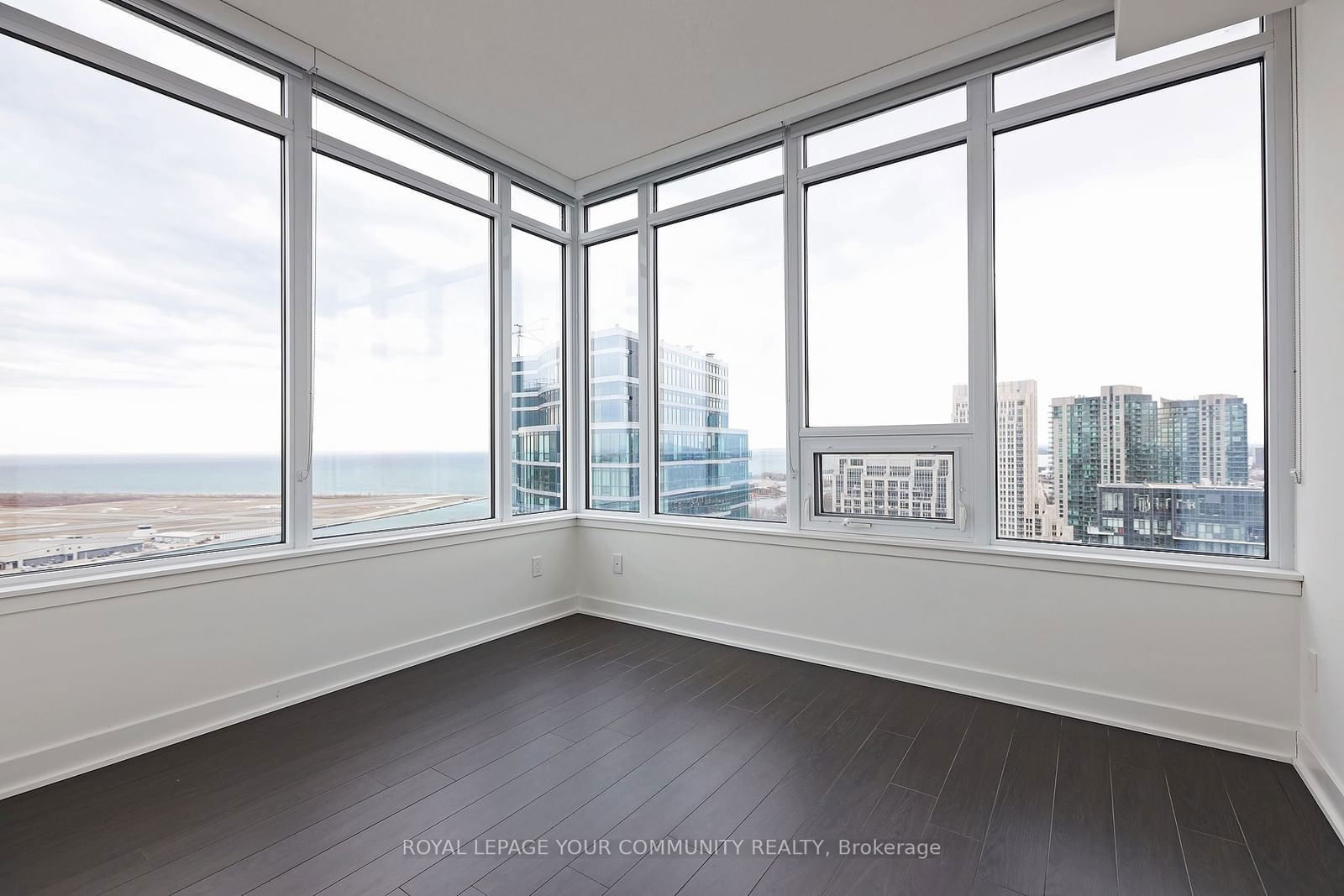 19 Bathurst St, unit 3512 for rent