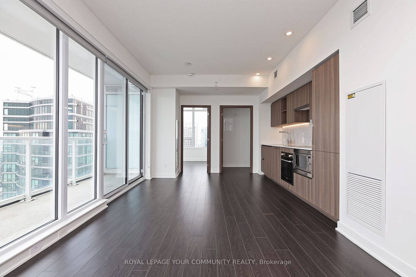 19 Bathurst St, unit 3512 for rent