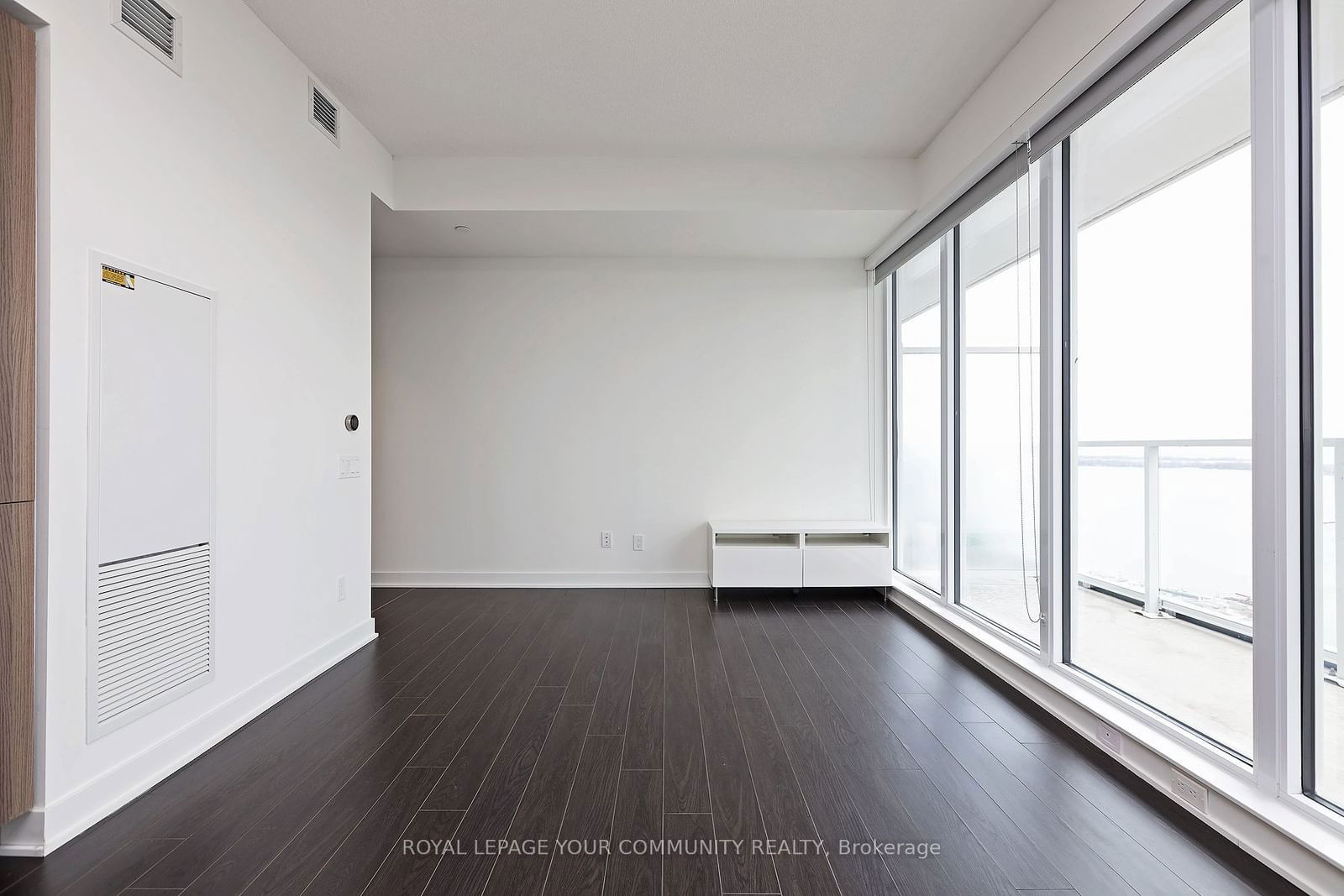 19 Bathurst St, unit 3512 for rent