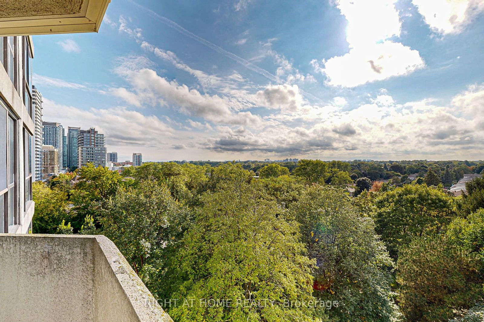 5444 Yonge St, unit 708 for sale