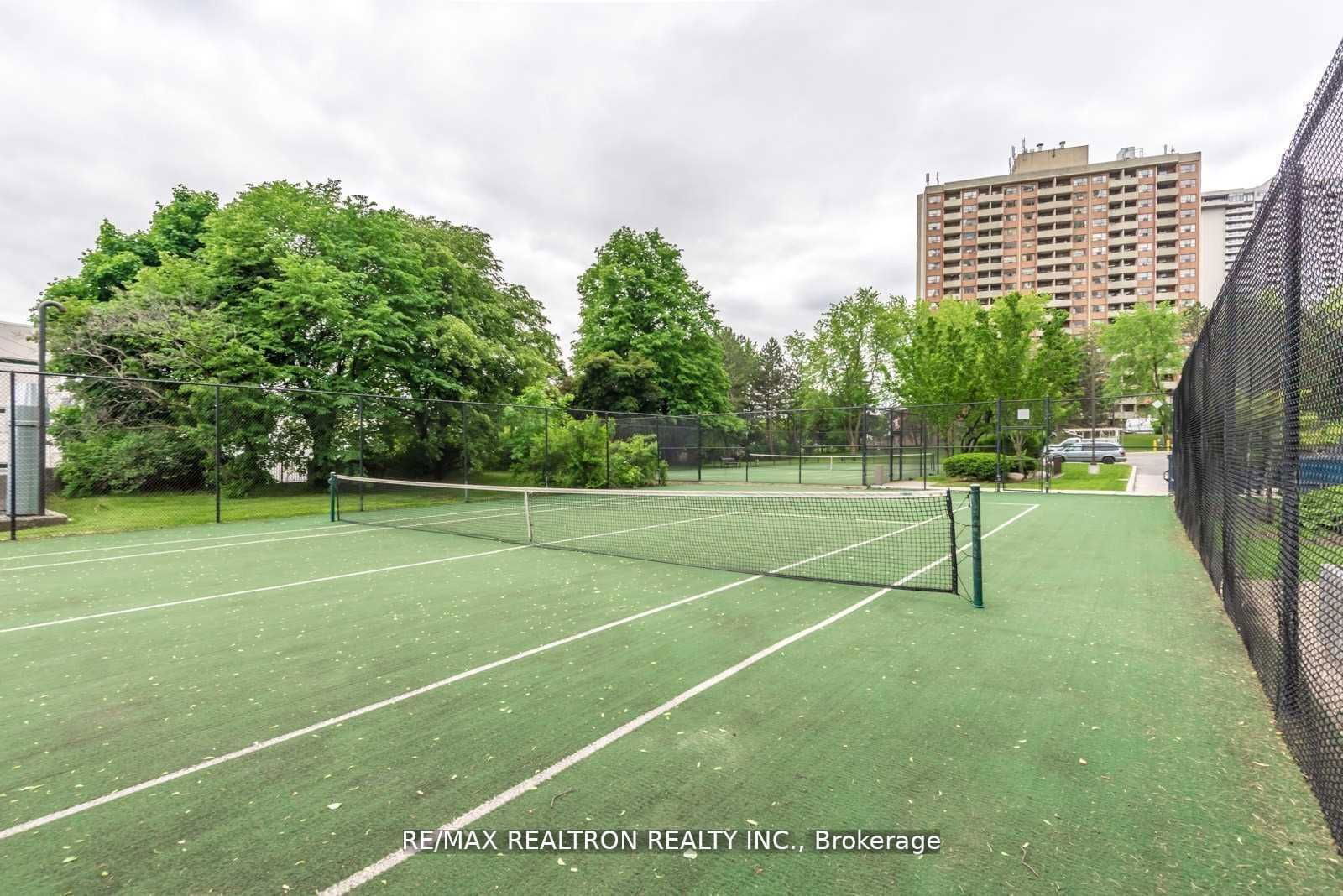 The Elegance Condos, North York, Toronto