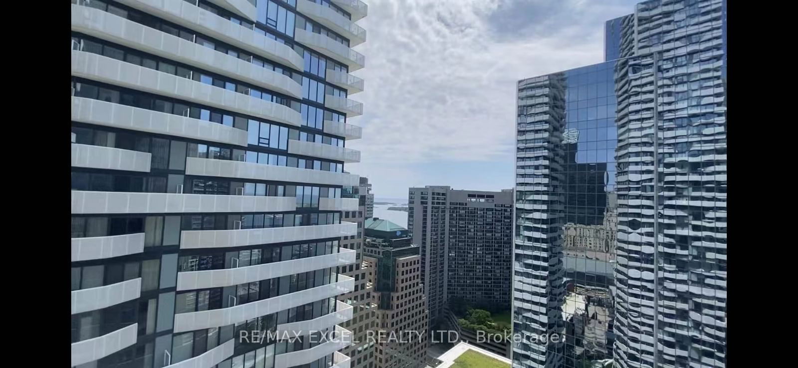 100 Harbour St, unit 3208 for sale