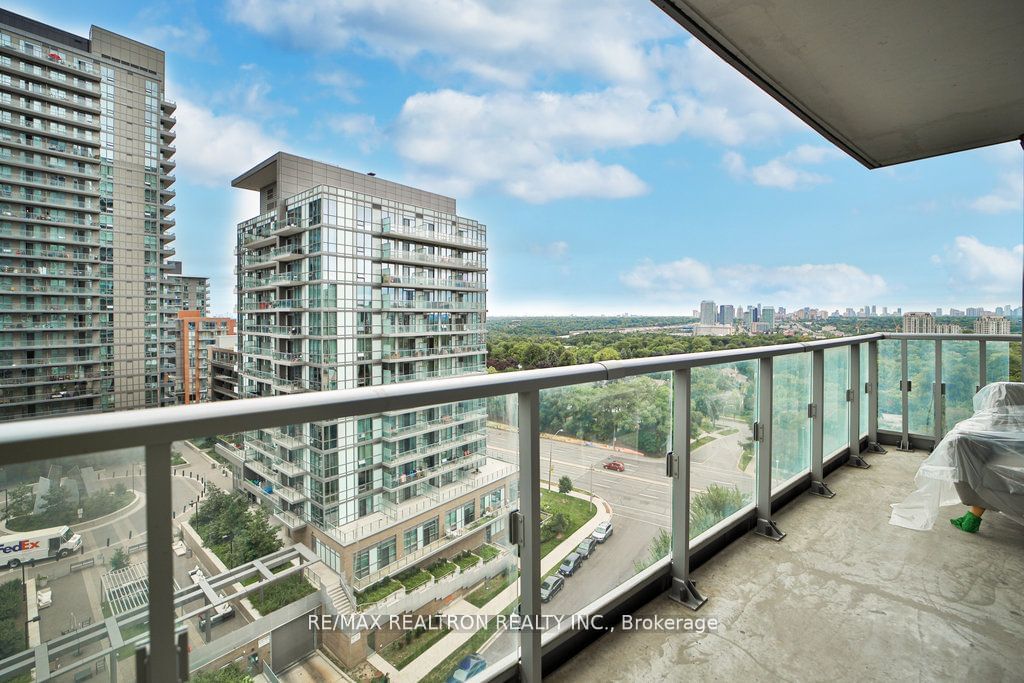 62 Forest Manor Rd S, unit 808 for sale