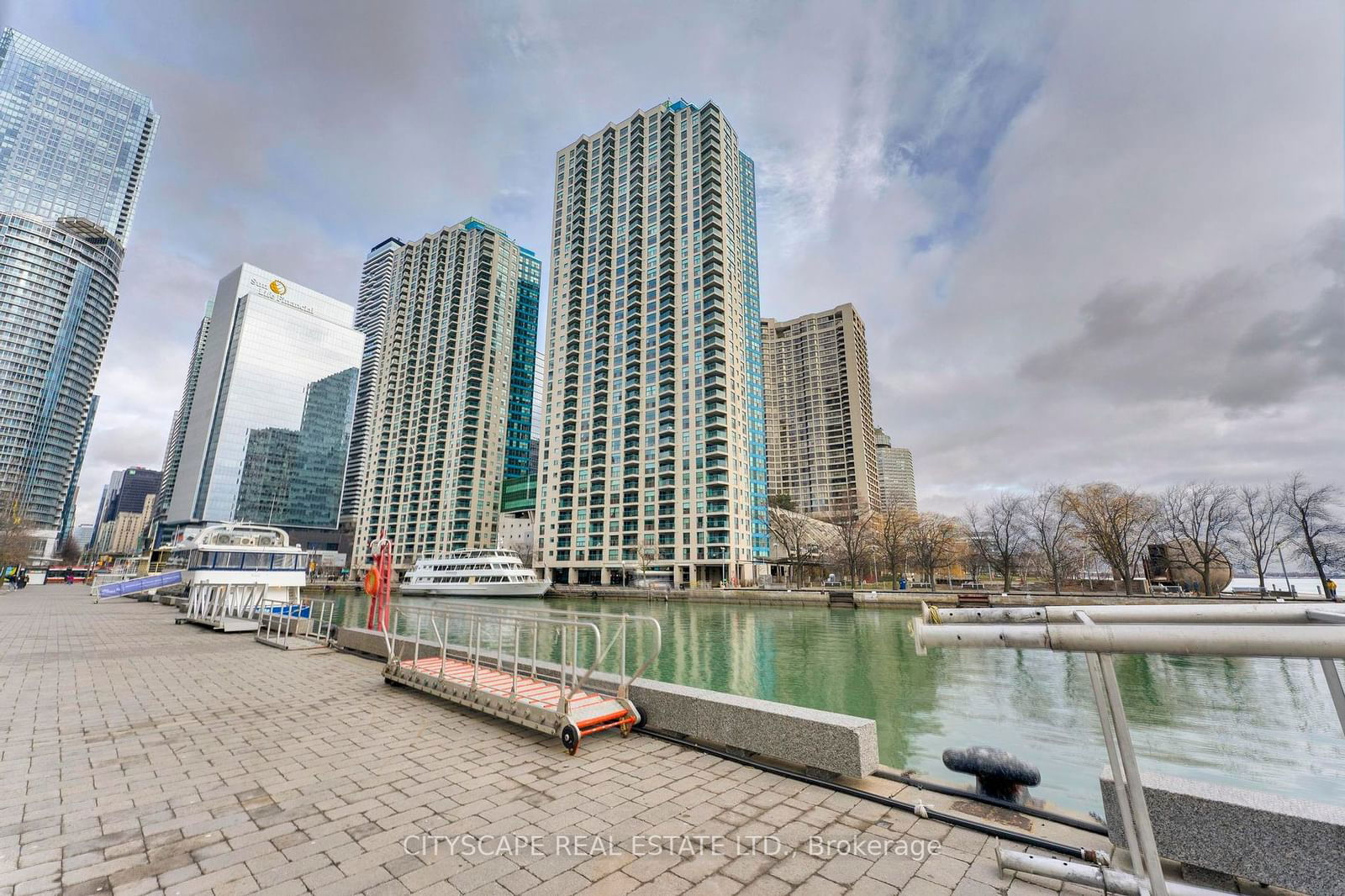 99 Harbour Sq S, unit 2006 for rent