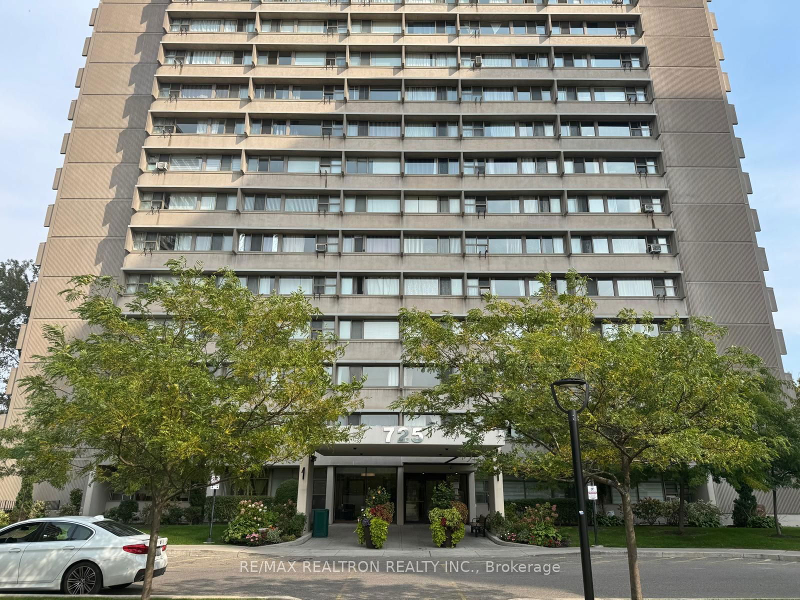 725 Don Mills Rd, unit 305 for rent