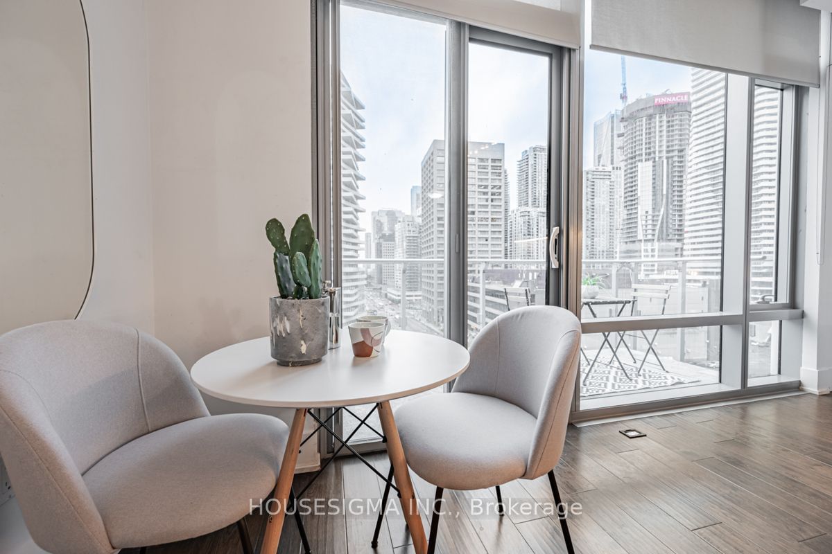 39 Queens Quay E, unit 1039 for sale