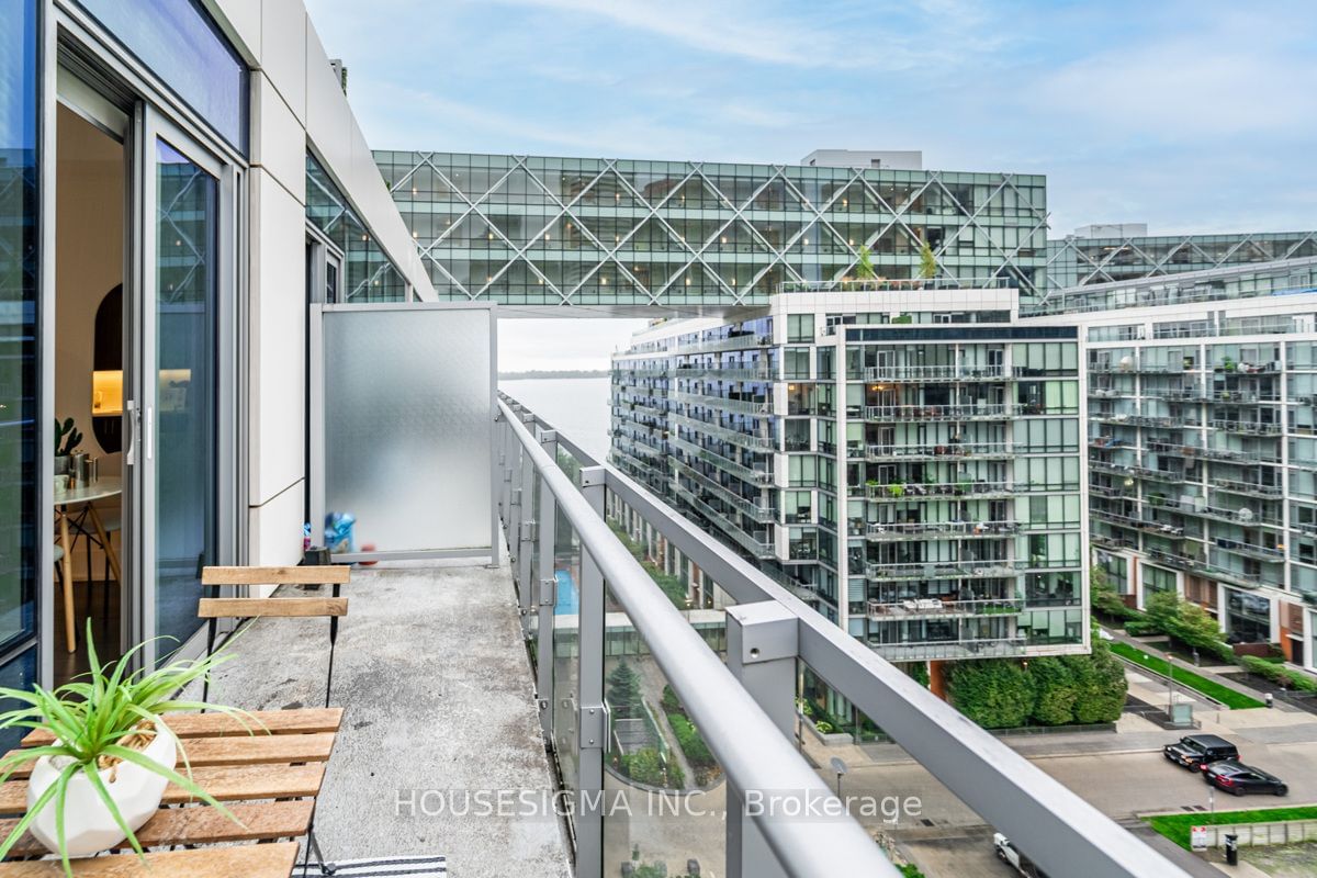 39 Queens Quay E, unit 1039 for sale