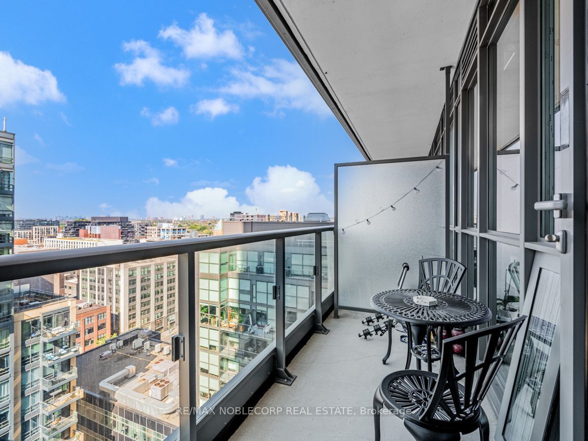 8 Charlotte St, unit 1709 for rent