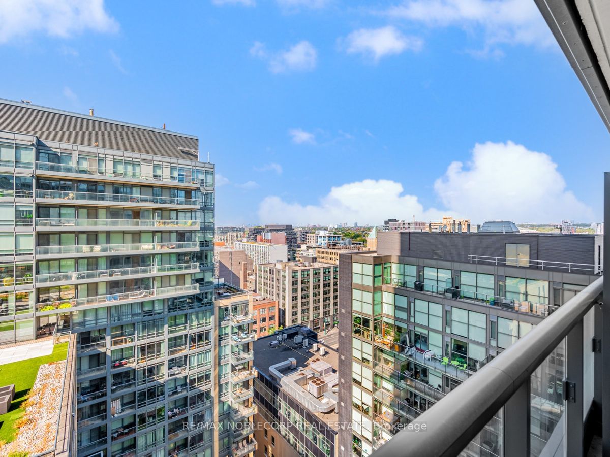 8 Charlotte St, unit 1709 for rent