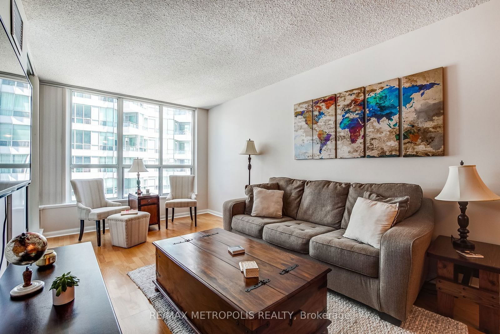 230 Queens Quay W, unit 820 for rent