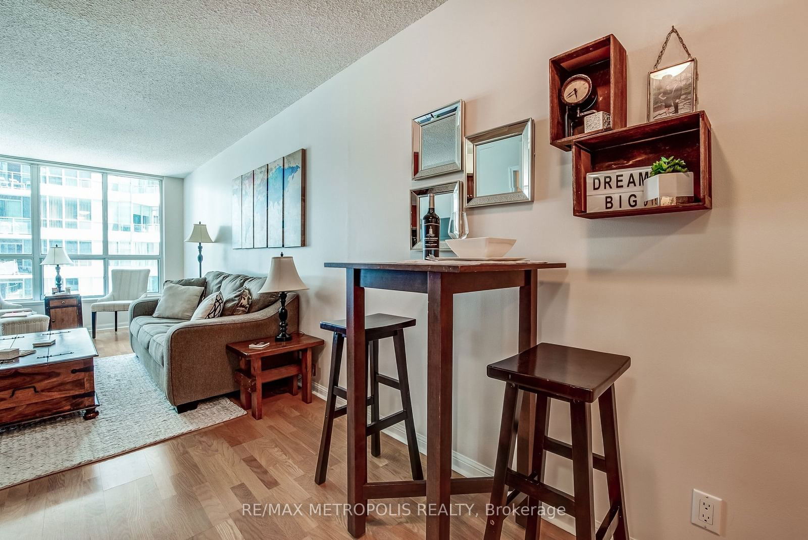 230 Queens Quay W, unit 820 for rent