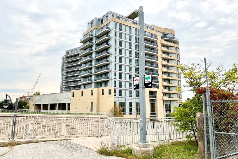 2756 Old Leslie St, unit 320 for sale