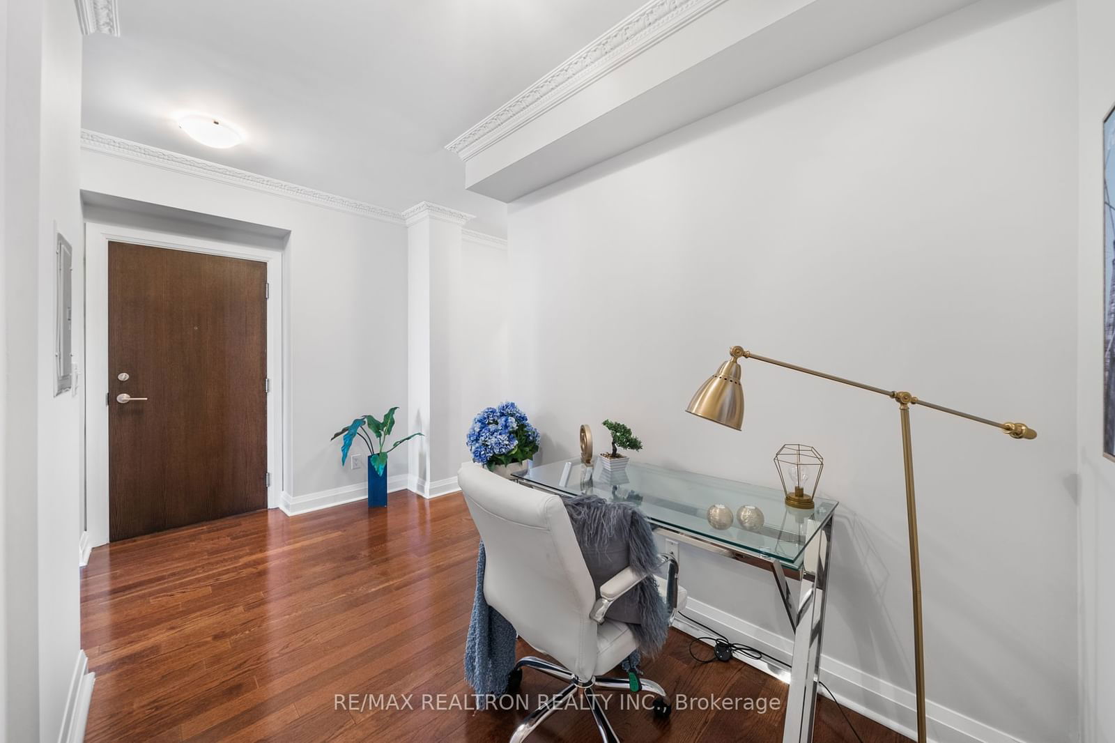 16 Harbour St W, unit 3701 for sale