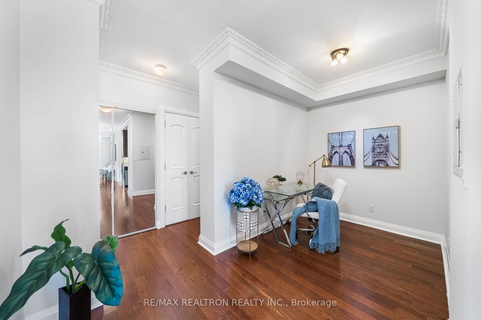 16 Harbour St W, unit 3701 for sale