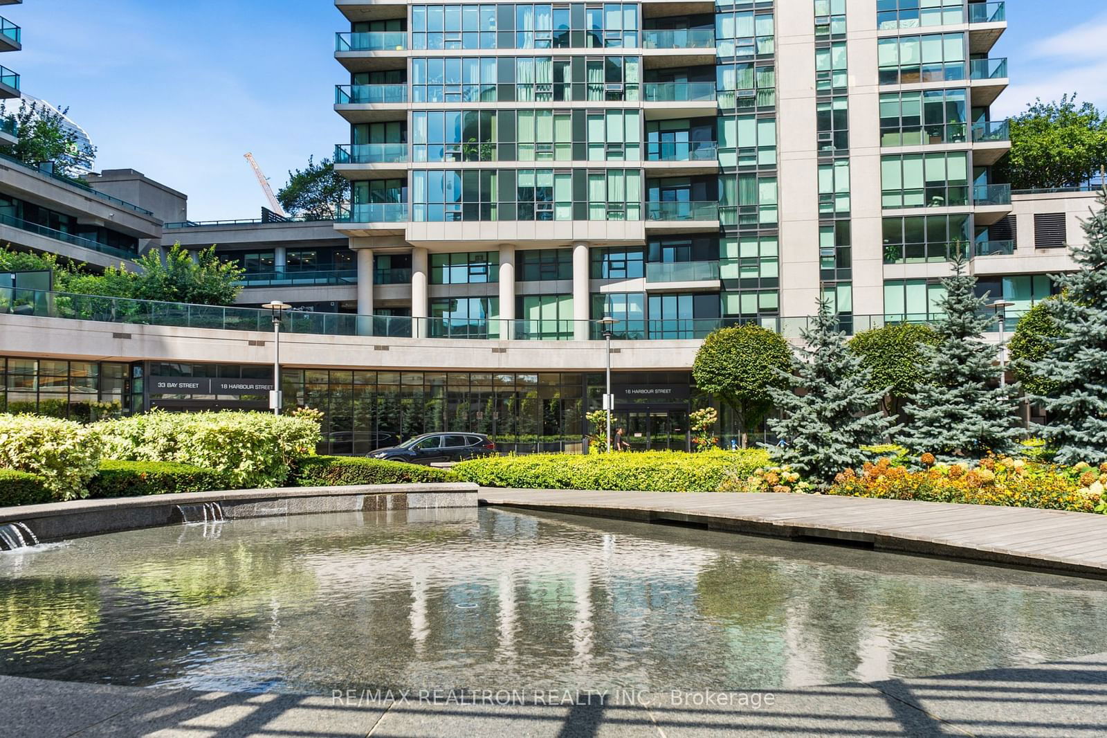 16 Harbour St W, unit 3701 for sale