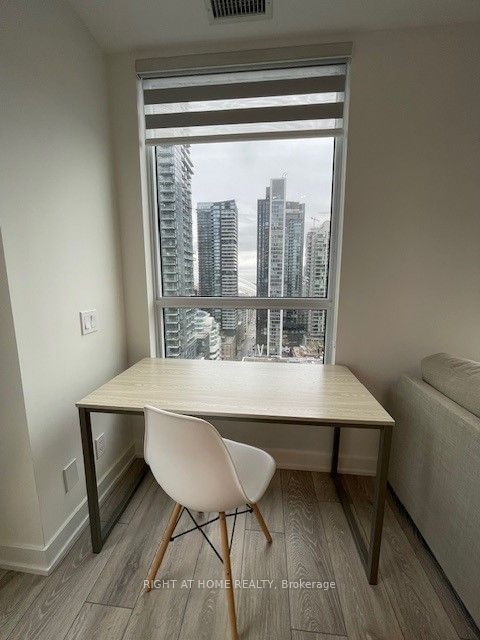 108 Peter St, unit 2606 for rent