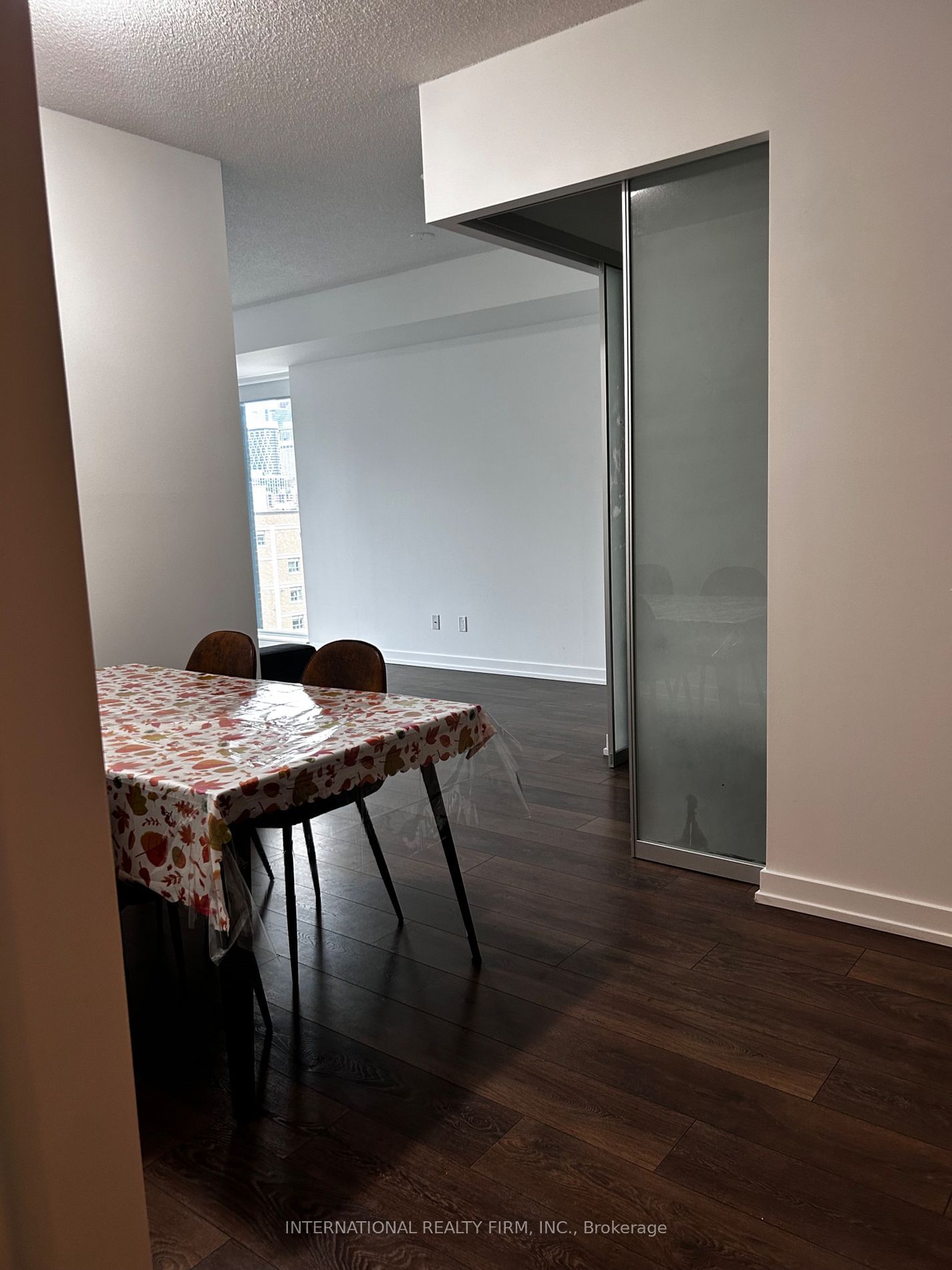 297 College St, unit 607 for rent