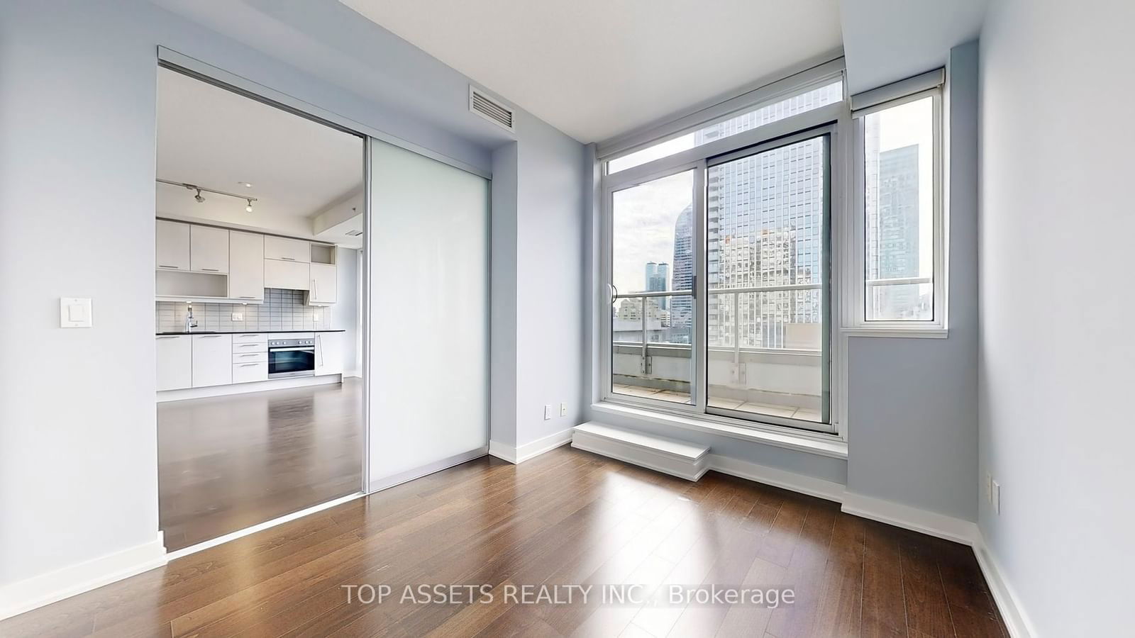 30 Nelson St, unit 1704 for sale