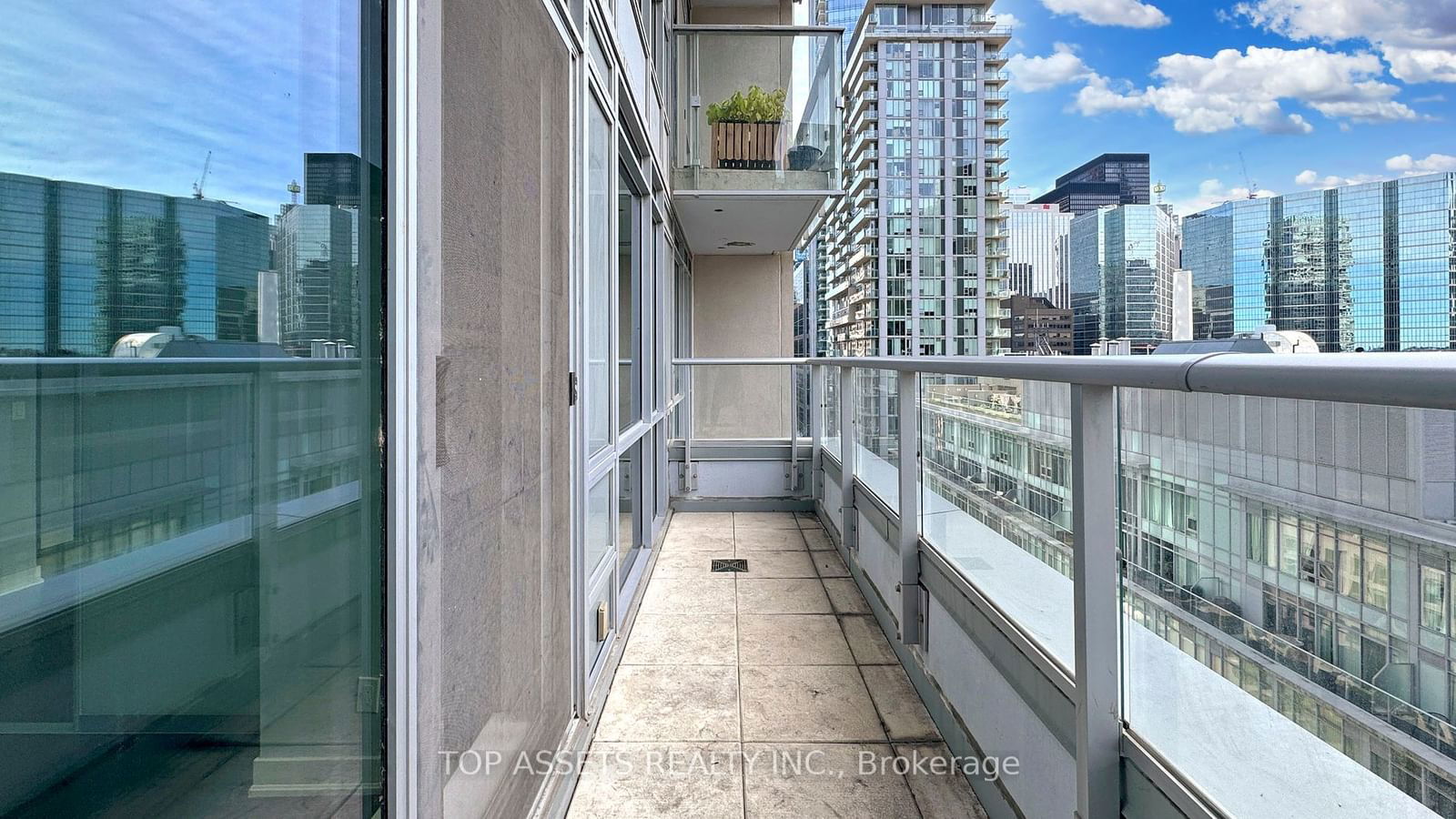 30 Nelson St, unit 1704 for sale