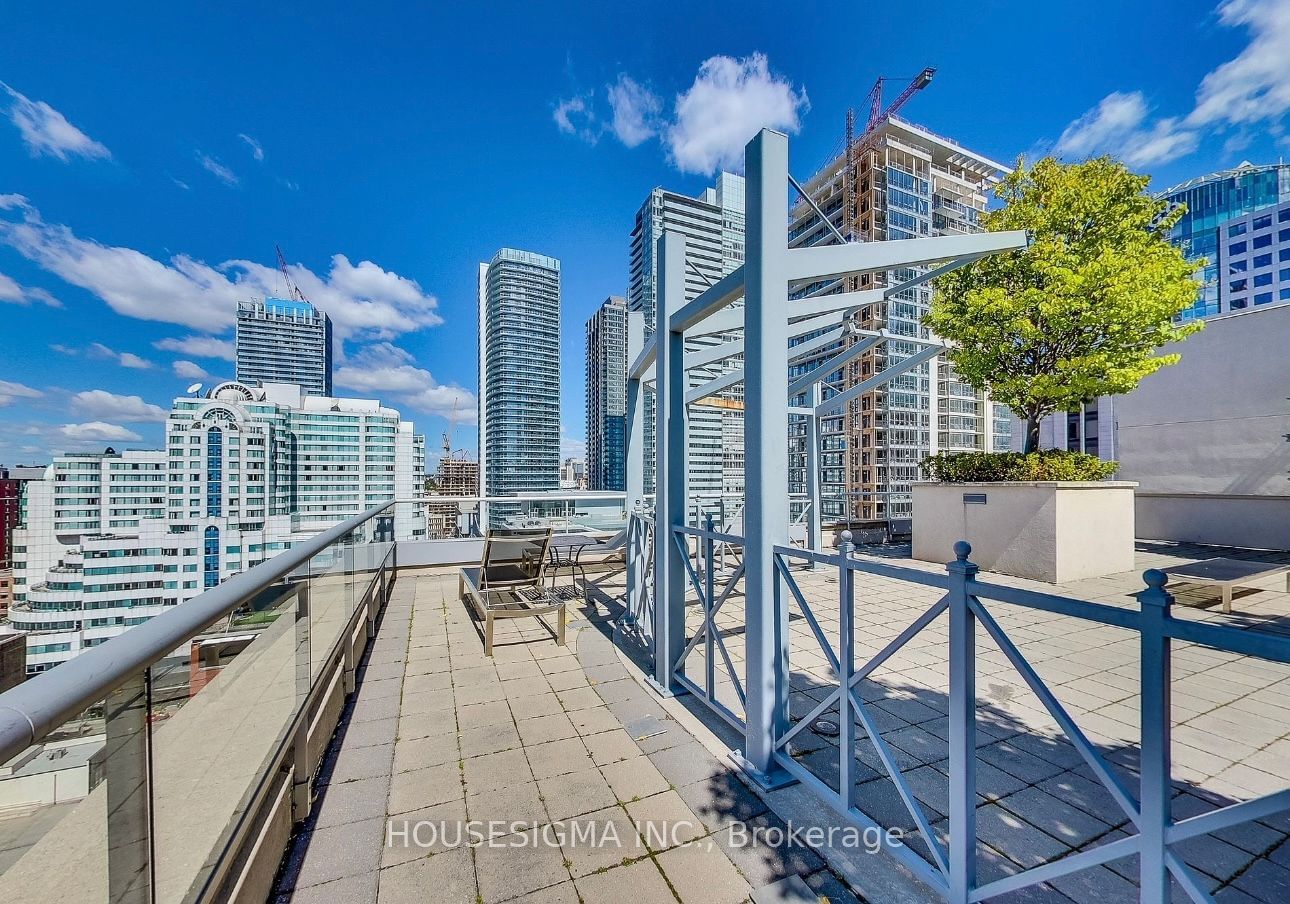 250 Wellington St W, unit 342 for rent