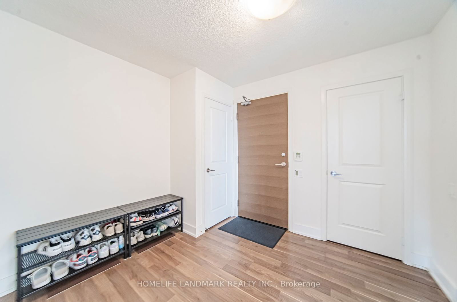 23 Sheppard Ave E, unit 910 for sale