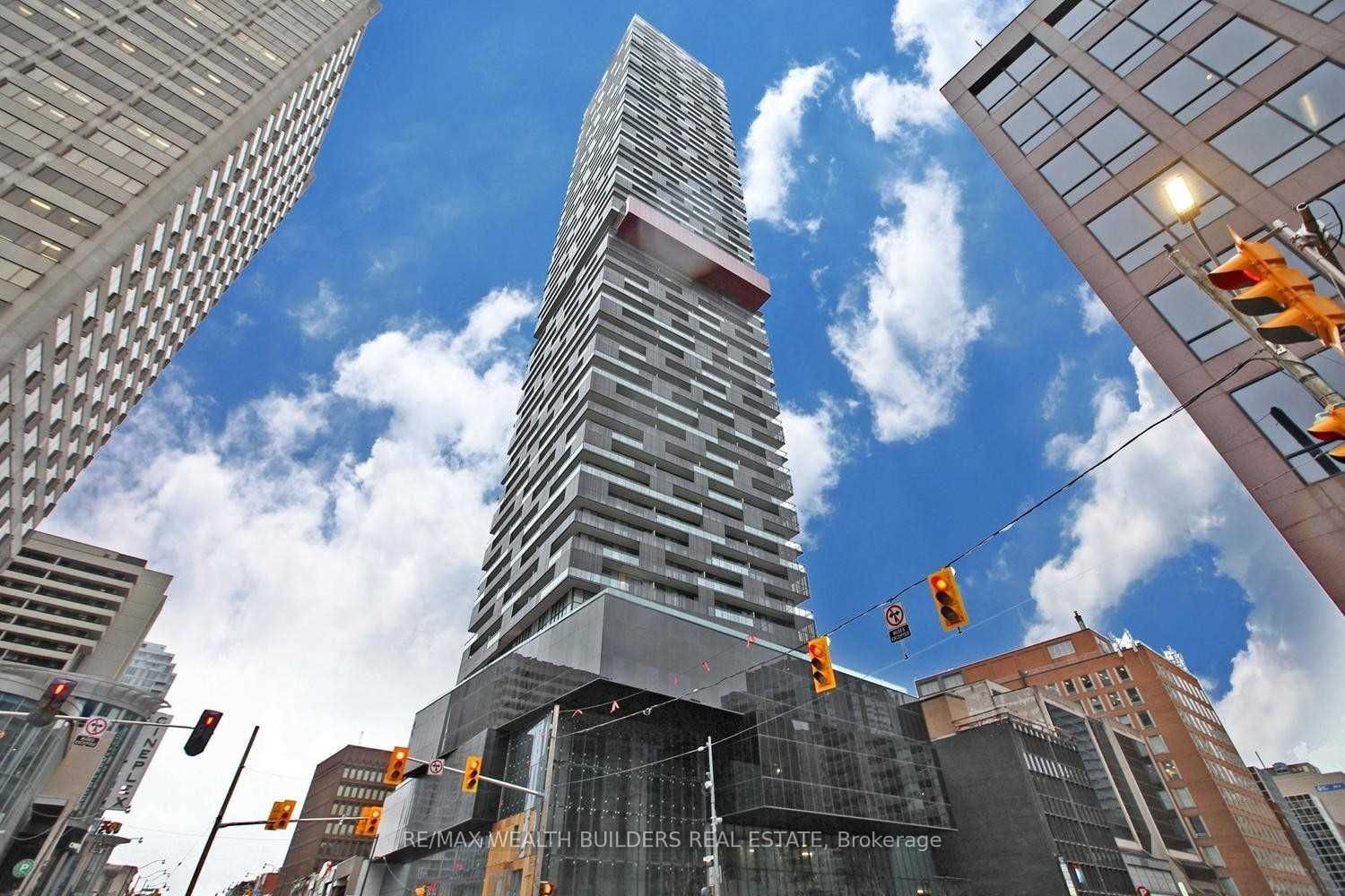 8 Eglinton Ave E, unit 3803 for rent