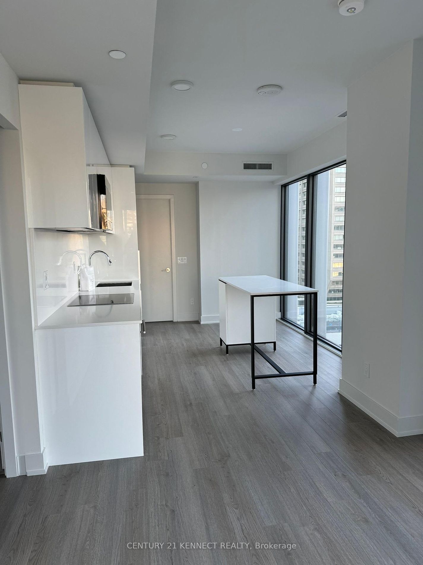 8 Cumberland St, unit 1102 for rent