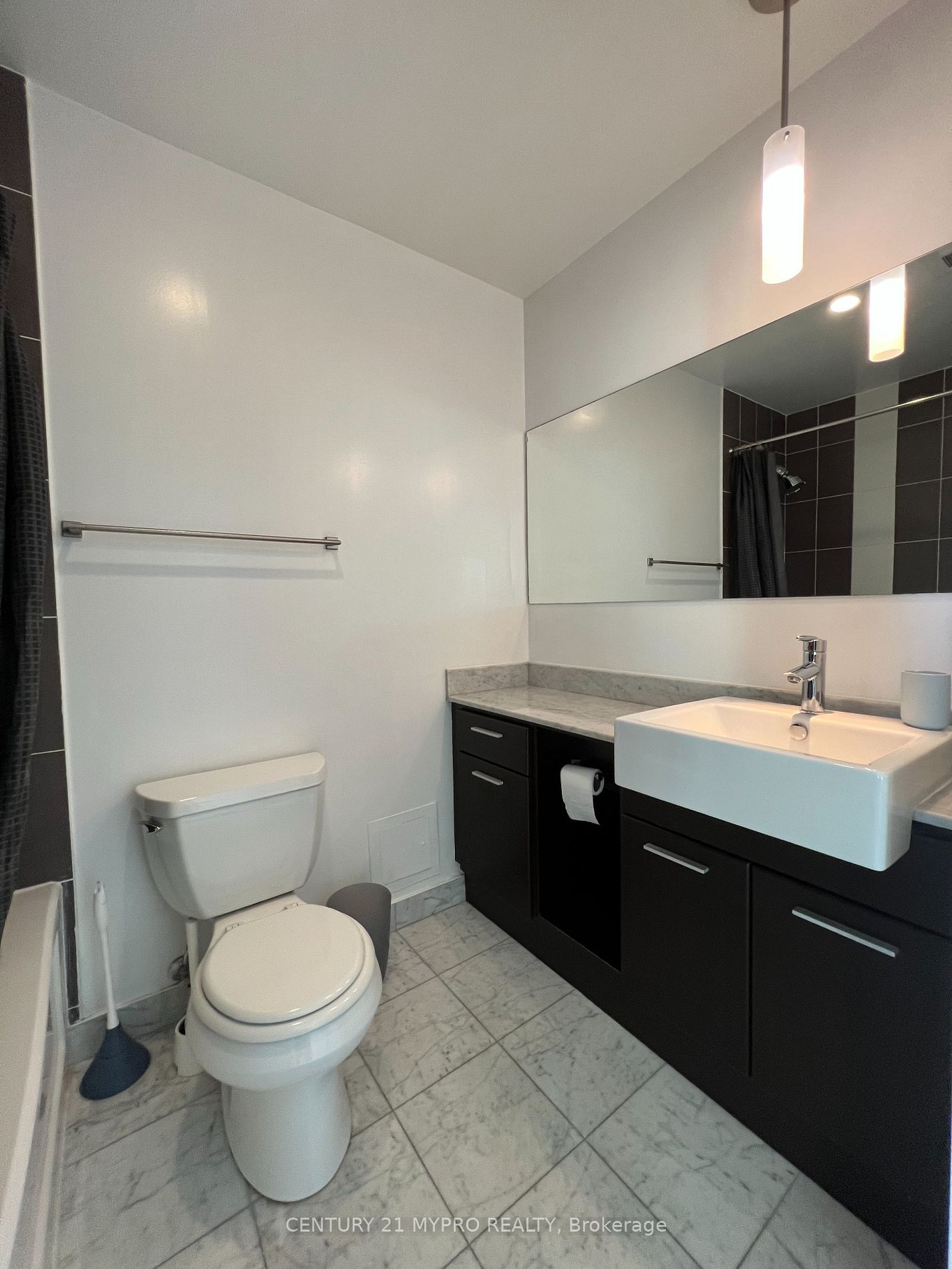 770 Bay St, unit 2401 for rent