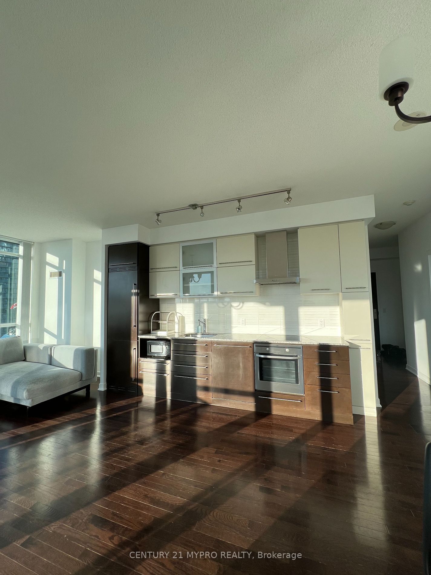 770 Bay St, unit 2401 for rent