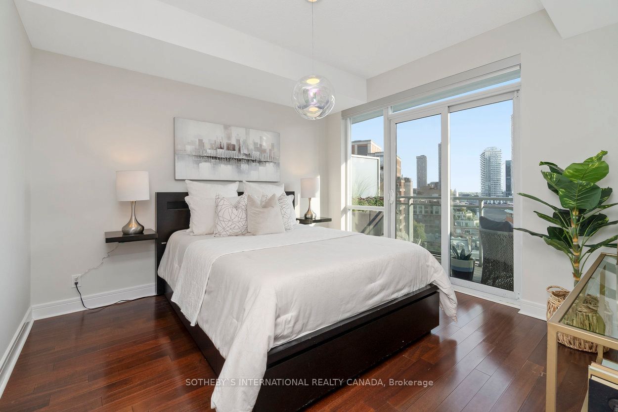 112 George St, unit S1005 for sale