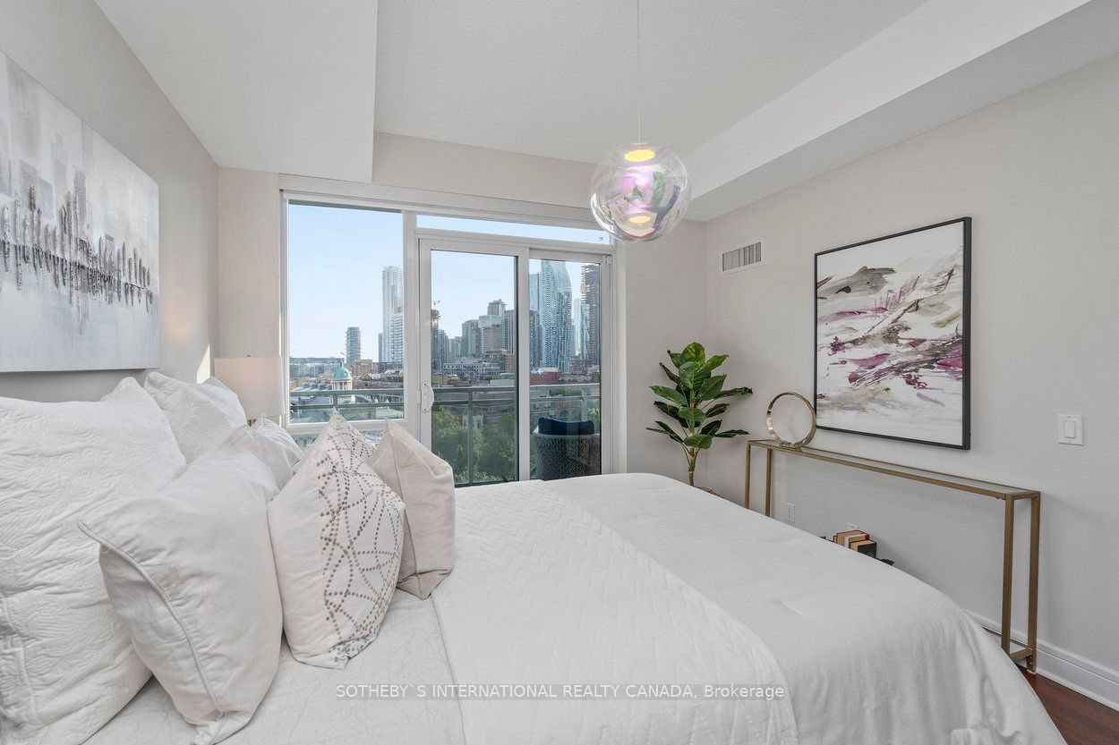 112 George St, unit S1005 for sale