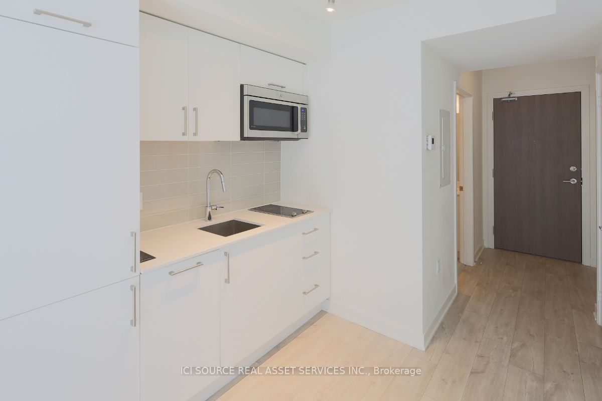 576 Front St W, unit 627 for rent