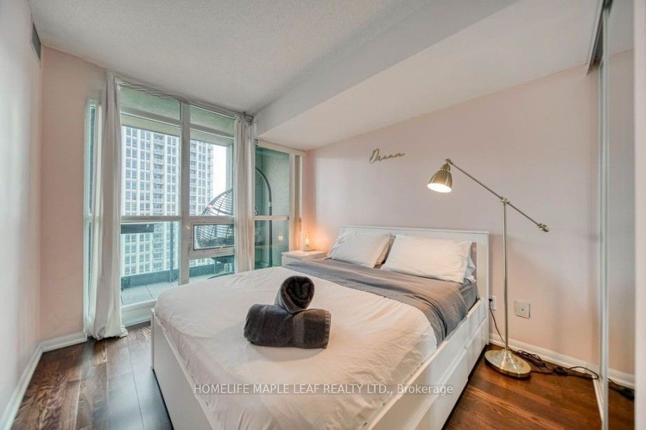 215 Fort York Blvd, unit 1812 for rent