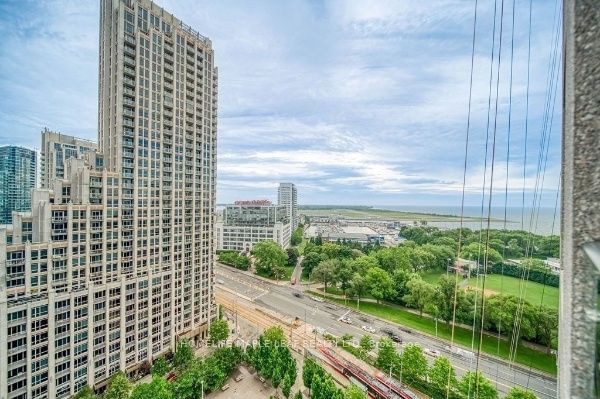 215 Fort York Blvd, unit 1812 for rent