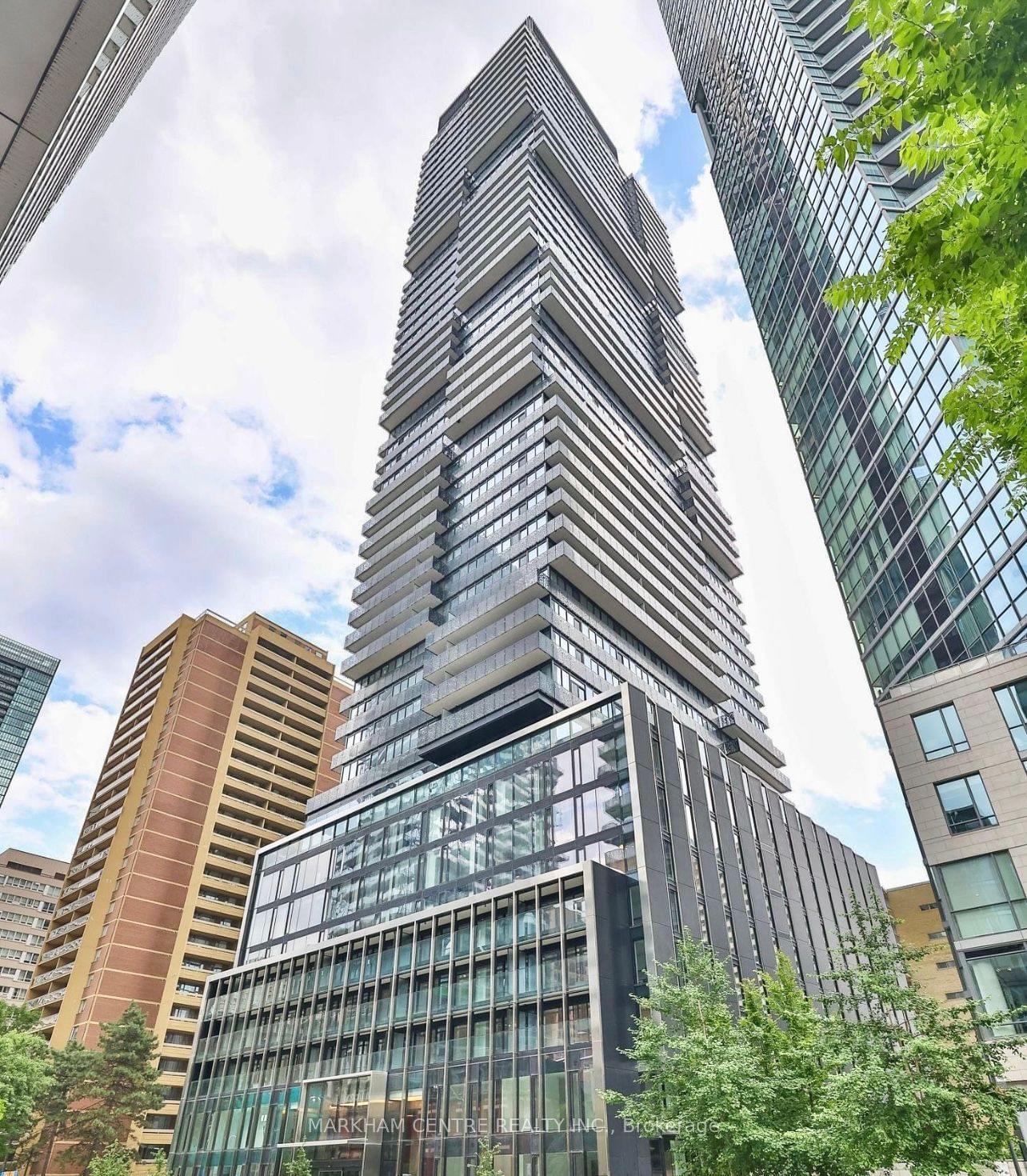 55 Charles St E, unit 4005 for rent