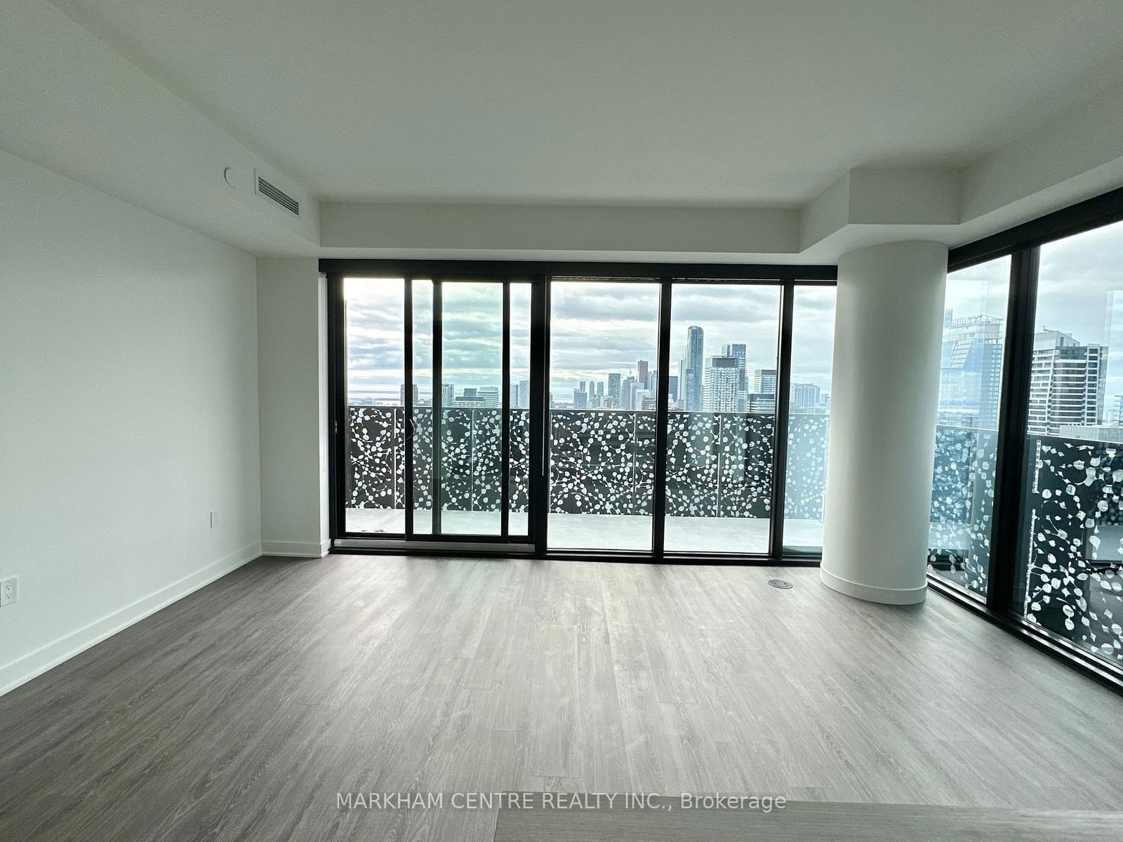 55 Charles St E, unit 4005 for rent