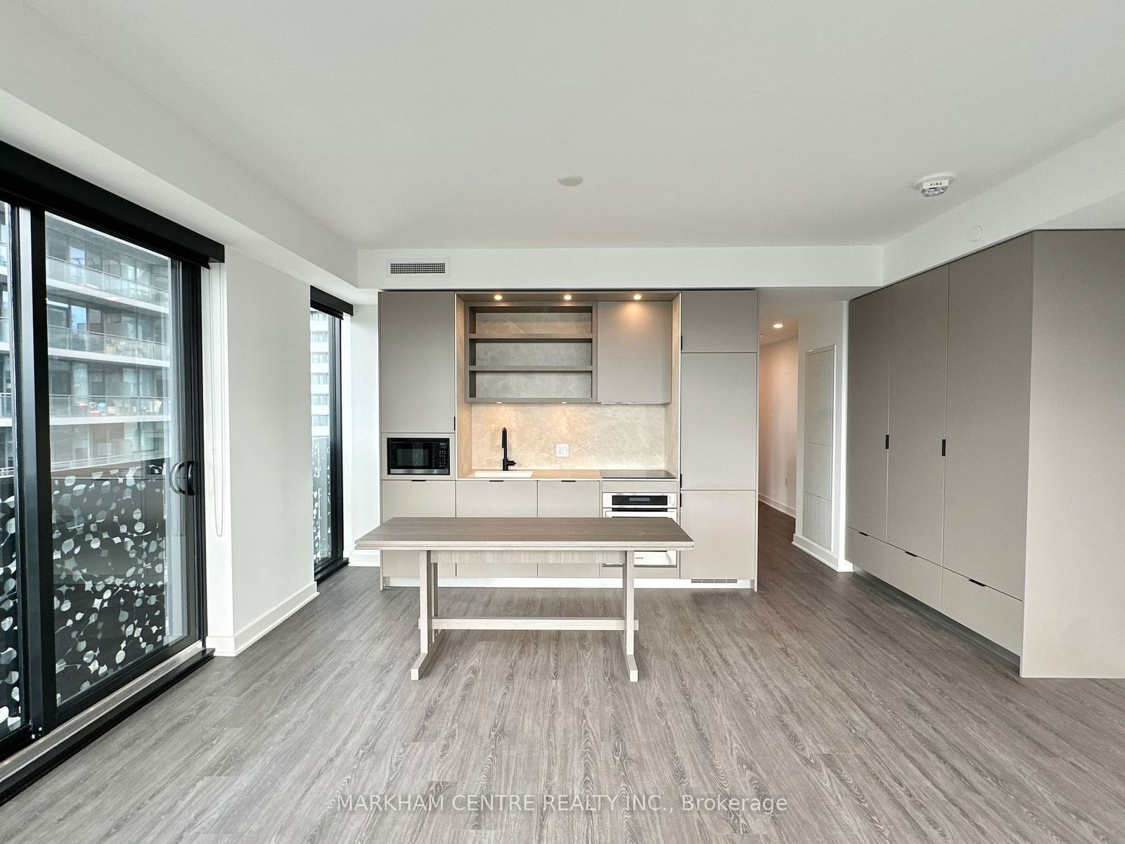 55 Charles St E, unit 4005 for rent