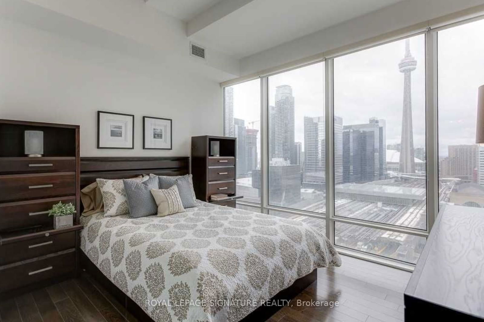 8 The Esplanade, unit 2102 for rent