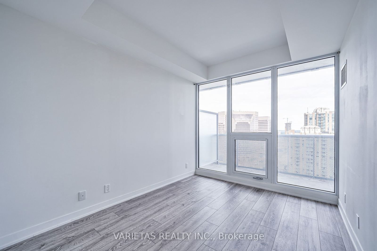 15 Holmes Ave, unit 1906 for rent