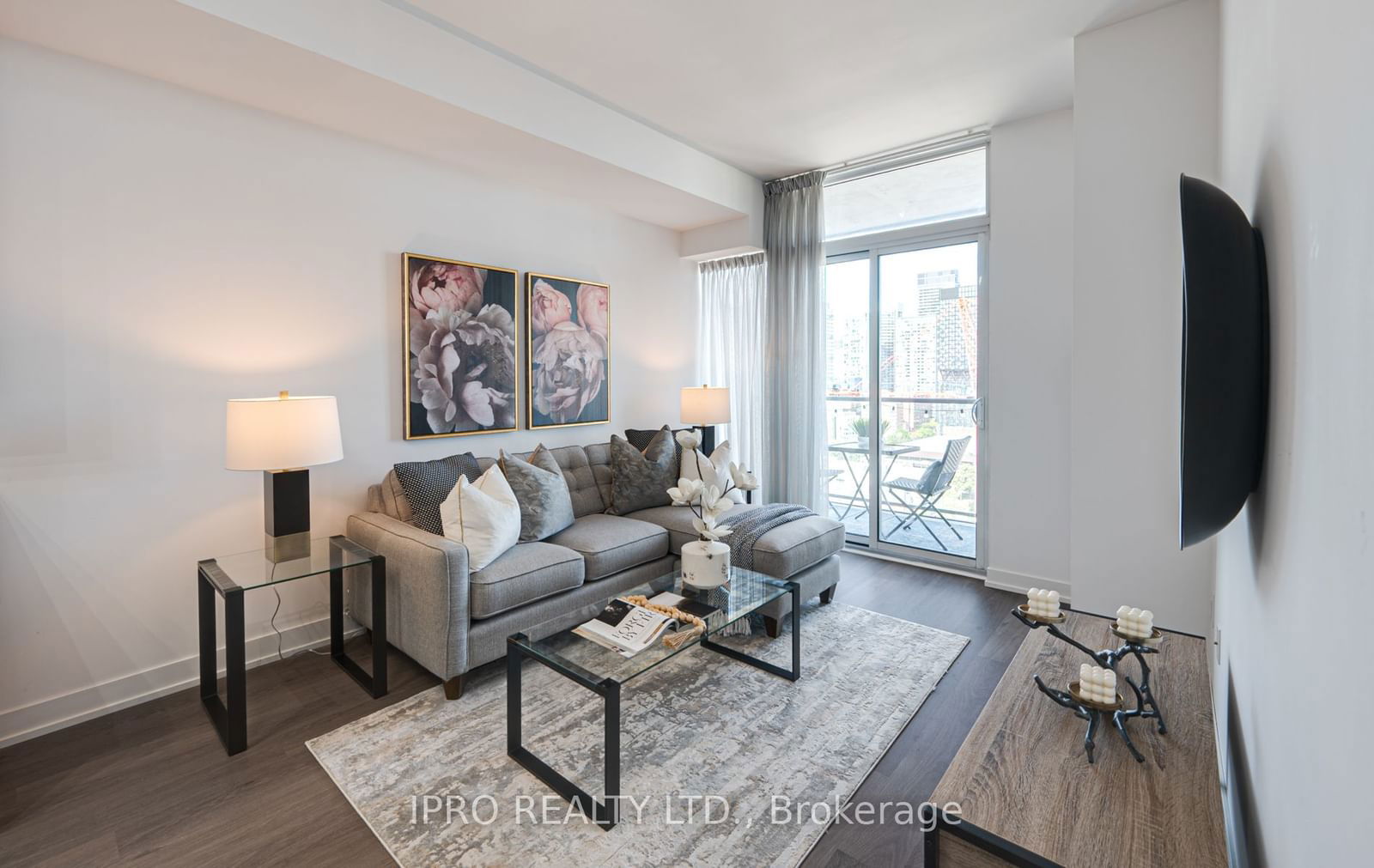 105 George St, unit 1602 for sale