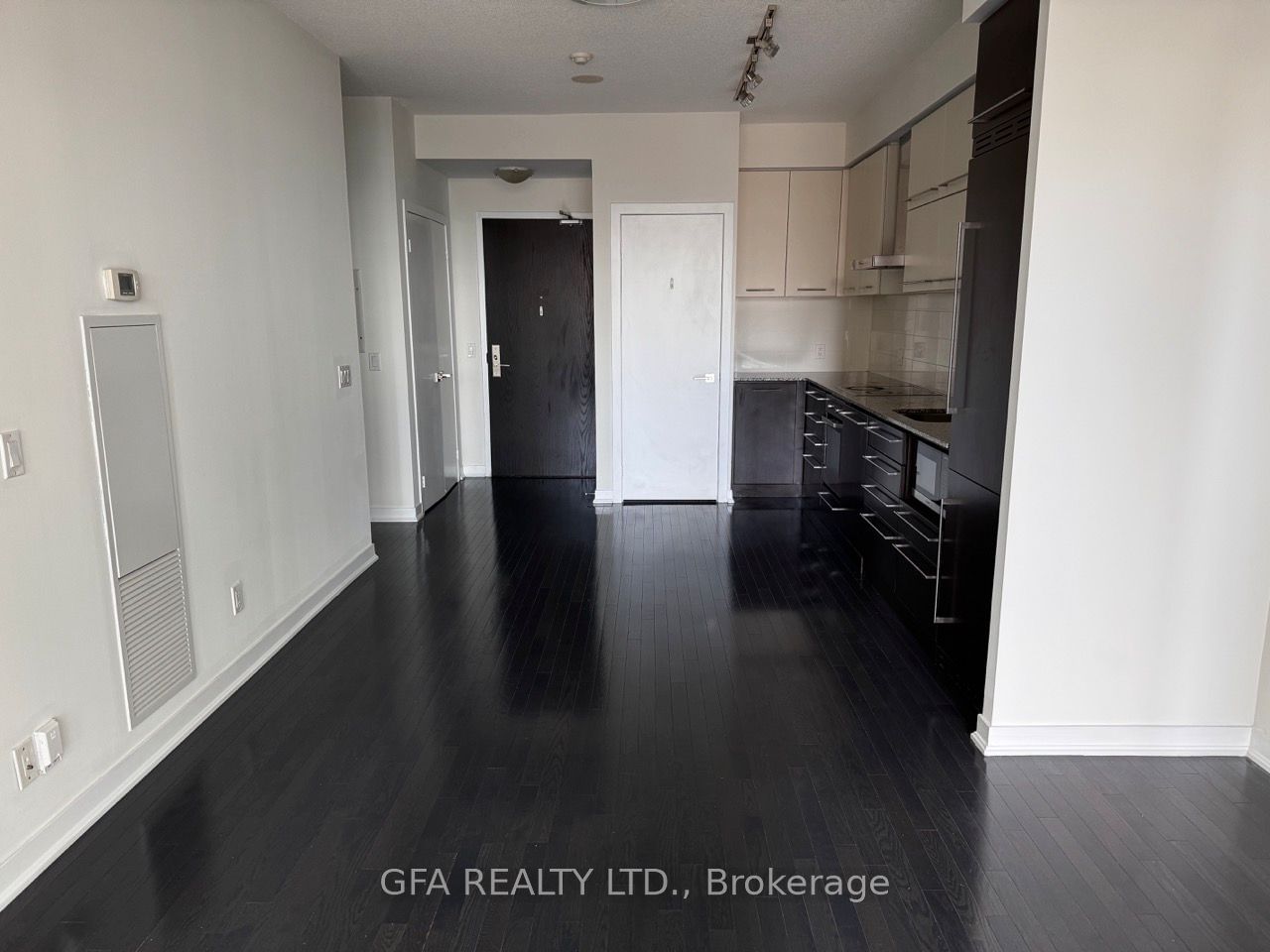 770 Bay St, unit 1604 for rent