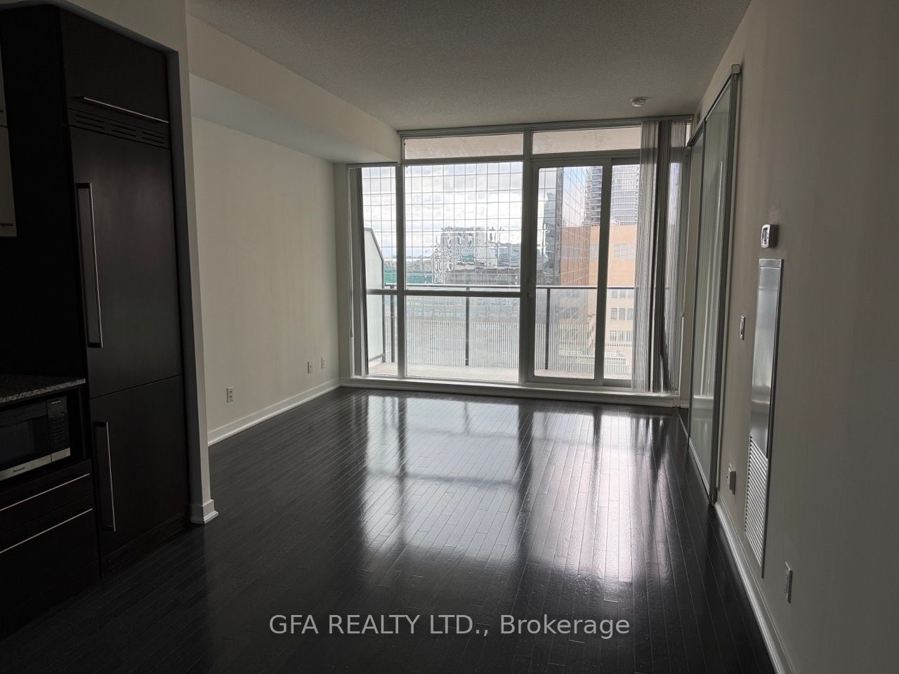 770 Bay St, unit 1604 for rent