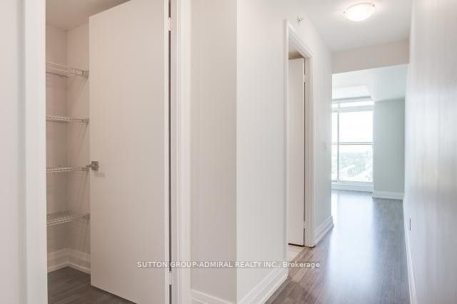 555 Wilson Ave, unit Ph1402 for rent